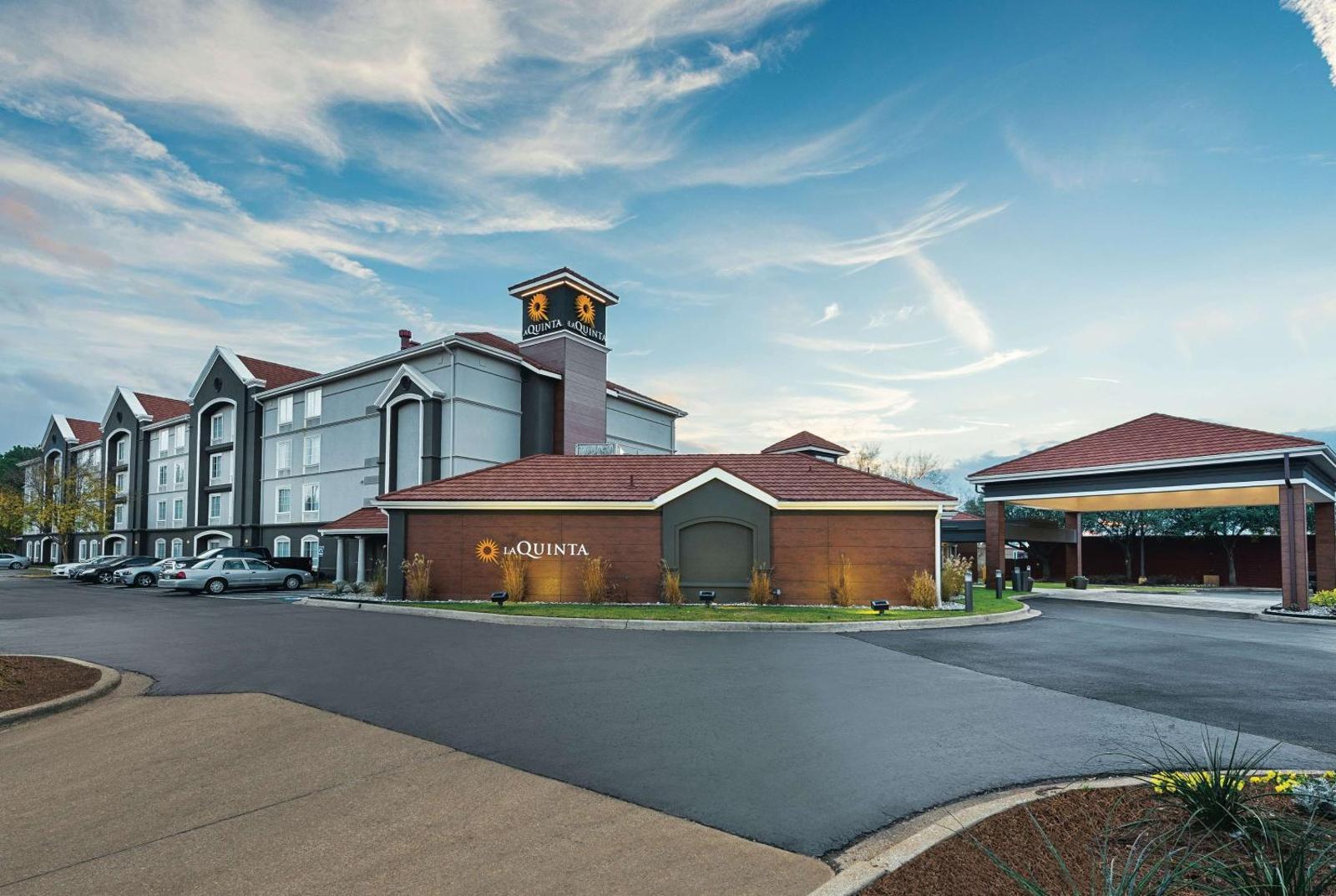 La Quinta Inn & Suites by Wyndham Shreveport Airport
