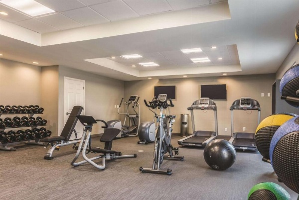 La Quinta Inn & Suites by Wyndham Shreveport Airport image 17