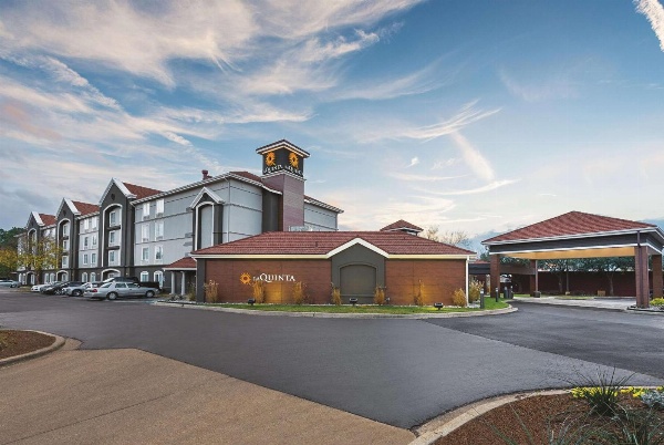 La Quinta Inn & Suites by Wyndham Shreveport Airport image 6